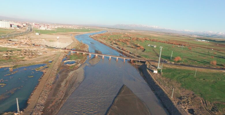 Ağrı’da 3 köy ile 23 bin 170 dekar tarım arazisinin taşkın riski azaltıldı