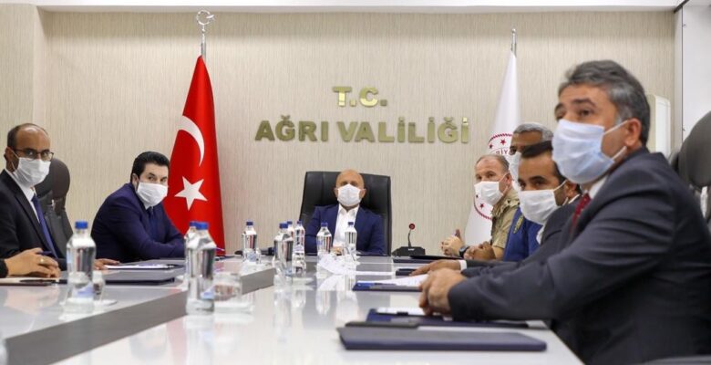 Ağrı’da İl Spor Güvenlik Kurulu Toplantısı Vali Varol’un başkanlığında yapıldı