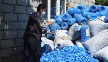 Engelsiz hayat için sokak sokak gezip mavi kapak topluyor