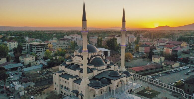 Patnos’ta Recep Tayyip Erdoğan Camii açıldı