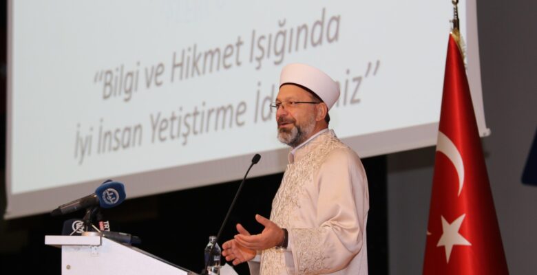 Diyanet İşleri Başkanı Erbaş, Ağrı’da akademisyenlere ve medrese hocalarına seslendi