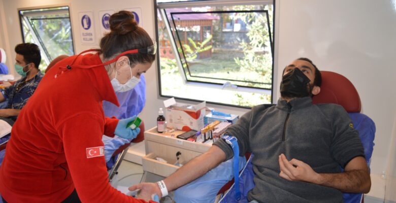 Ağrı Emniyet Müdürlüğü’nden Kızılay’a kan bağışı