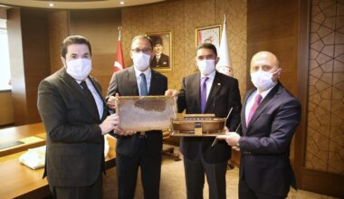 Ağrı Heyetinden Bakan Kasapoğlu’na ziyaret