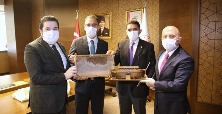 Ağrı Heyetinden Bakan Kasapoğlu’na ziyaret