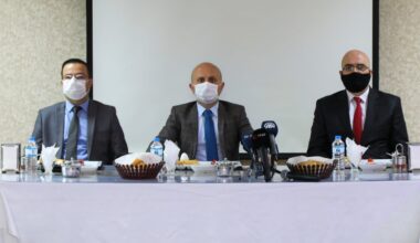 Vali Varol Gazetecilerle buluştu