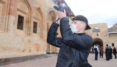 Kanadalı gezgin genç Türkiye’nin inanç merkezleri ve tarihi yapılarına hayran kaldı
