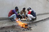 Ağrı’da belediye çalışanları soğuk havalara rağmen çalışmalarına devam ediyor