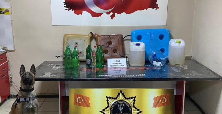 Ağrı’da İran plakalı 2 TIR’ın zulasında 91 kilo uyuşturucu ele geçirildi