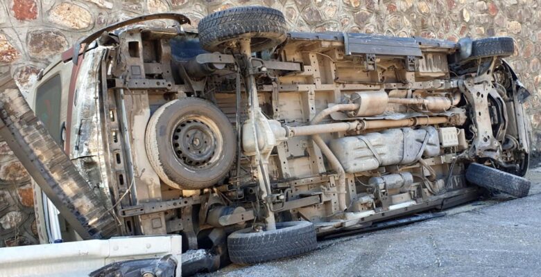 Ağrı ambulansı Gümüşhane’de kaza yaptı