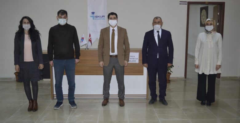 İŞKUR üniversite öğrencilerine rehberlik edecek