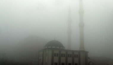 Ağrı’da sis etkili oldu