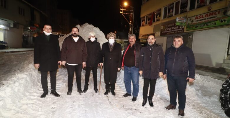 Başkan Sayan, karla mücadele çalışmalarını denetledi