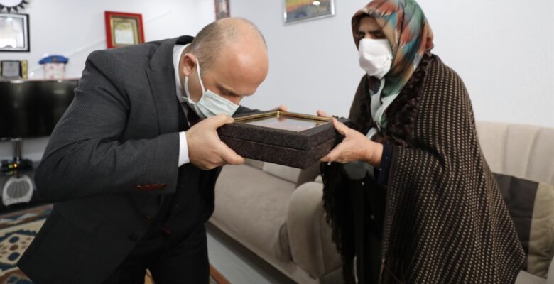 Vali Varol’dan Şehit Ailesine Ziyaret