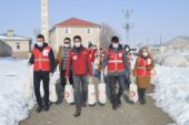 Türk Kızılay’ın gönüllü gençleri köy çocuklarını unutmadı