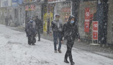 Ağrı’da kar yağışı sevindirdi