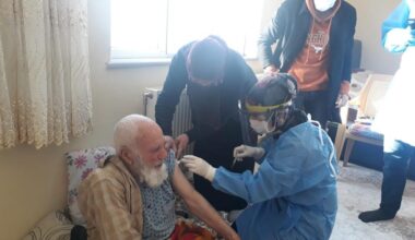 Ağrı’da filyasyon ekipleri karlı yolları aşıp, aşı yapıyorlar