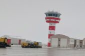 Ağrı Ahmed’i Hani Havalimanı’nda soğuk hava ve buzla mücadele sürüyor