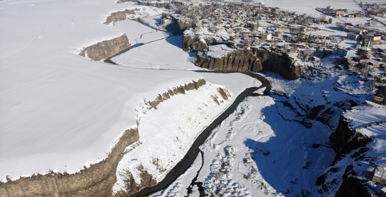 “Doğu’nun Ihlara Vadisi” kışın tüm güzelliklerini yansıtıyor
