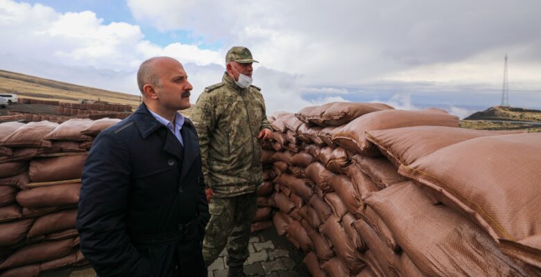 Vali Varol Hudut Takım Karakollarını Ziyaret Etti