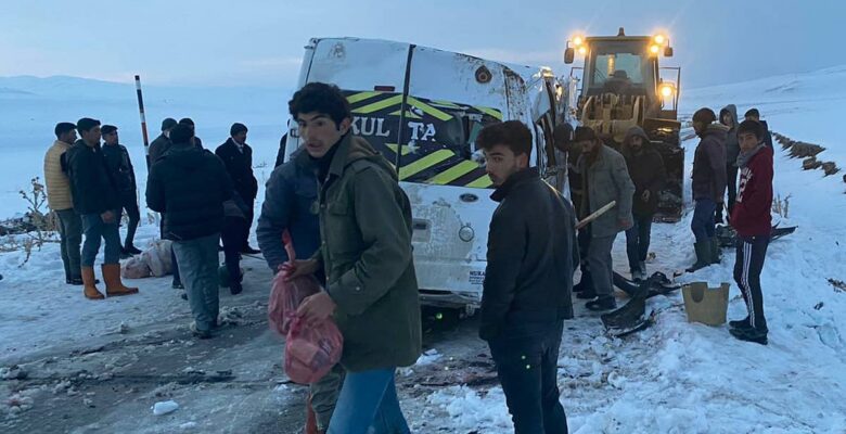 Diyadin’de trafik kazası; 5 yaralı