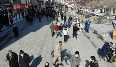 Vali Varol’dan “Kovid-19 tedbirlerindeki gevşeme sıkı önlemleri geri getirebilir” uyarısı