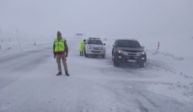 Ağrı’da tipi ve buzlanma kazaları peşinden getirdi