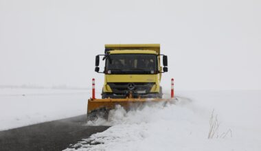 Ağrı’da kapalı köy yolları ulaşıma açıldı