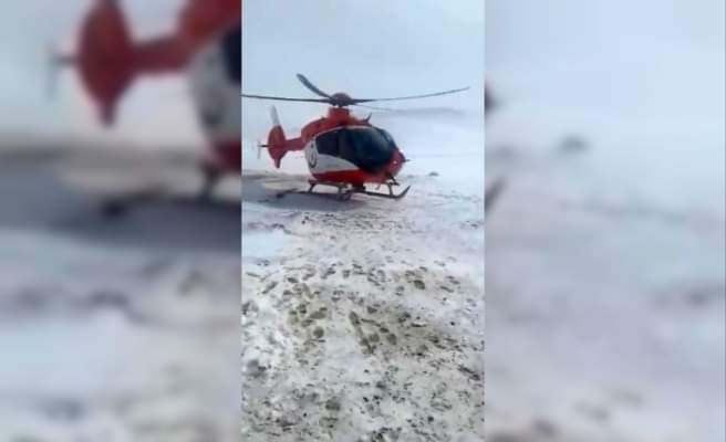 Ambulans Helikopter Köyde Mahsur Kalan Hamile Kadın İçin Havalandı