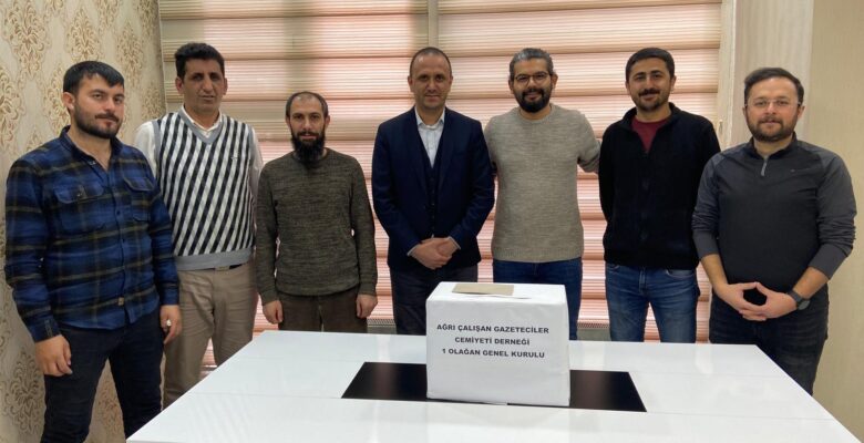 Ağrı’da gazeteciler sandık başına gitti