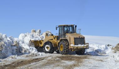 Ağrı’da karla mücadele ekiplerinin kar mesaisi sürüyor