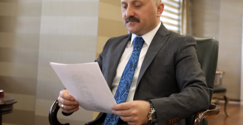 Vali Varol, çocuklar için masal okudu