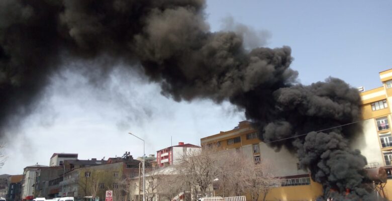 Ağrı’da zift tankerinde çıkan yangın korkuttu