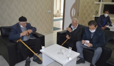 Ağrı Huzurevi sakinlerinden merkez cami inşaatına yardım