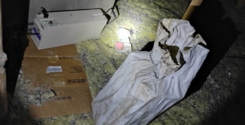 Ağrı’da baz istasyonlarından akü çalmaya çalışan hırsızlar yakalandı