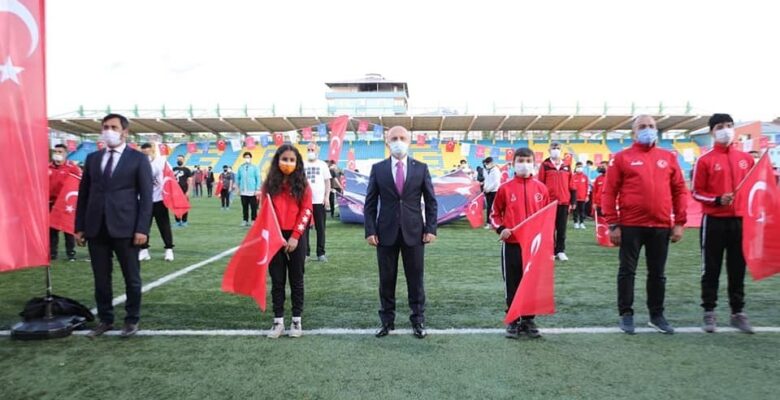 Ağrı’da İstiklal Marşı Coşku ile okundu