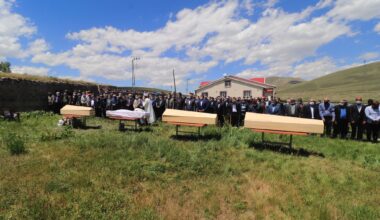 Sivas’taki kazada hayatını kaybedenlerden 4 kişi Ağrı’da toprağa verildi