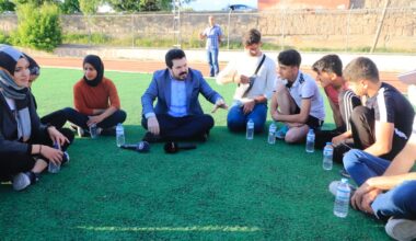 Sayan: “Ben Kürt gençlerinin beyaz kefen giyip mezara girmesini değil beyaz önlük giyip doktor olmalarını istiyorum”