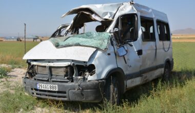 Ağrı’da trafik kazası: 3 ölü, 14 yaralı