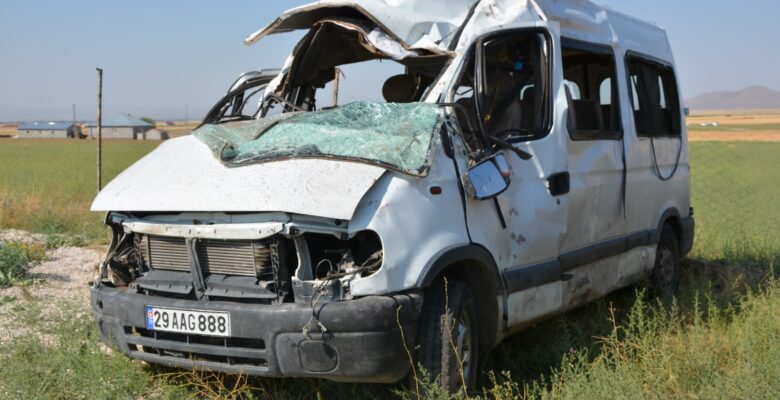 Ağrı’da trafik kazası: 3 ölü, 14 yaralı