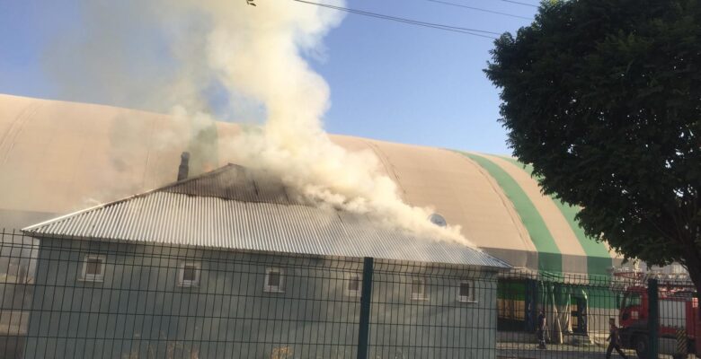 Ağrı’da yüksek gerilim hattında meydana gelen patlama yangına neden oldu