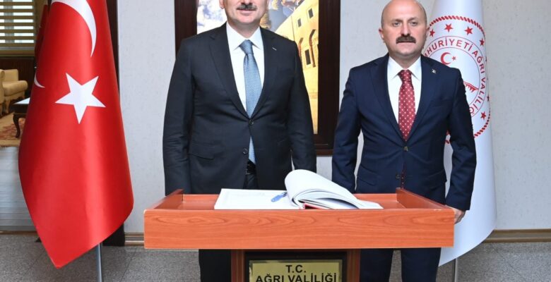 Karaismailoğlu: “Ağrı genelindeki bölünmüş yol uzunluğunu 17 kilometreden aldık, 24 kat artırarak 386 kilometreye çıkardık”