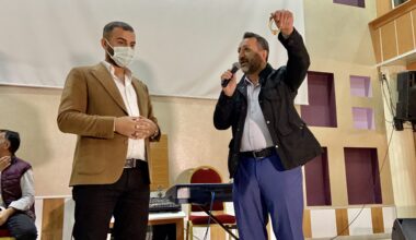 Gelin almaya giderken yerde bulduğu altınları, sahibine teslim etti