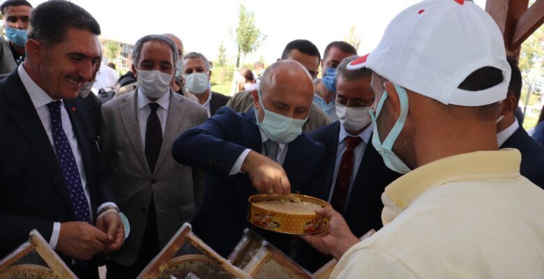 Ağrı 4. Geleneksel Bal Festivali Başladı