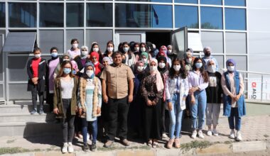 Diyadin’e kurulan tekstil fabrikası kızların umudu oldu