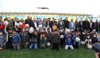 Ağrı Spordan çocuklara malzeme desteği