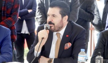 Başkan Sayan: “Yatırımlarla birlikte çocuklarımız dağa değil okula gidecek”