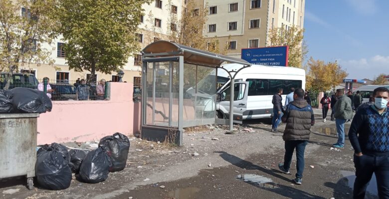 Ağrı’da okul servisi kaza yaptı: 7 yaralı