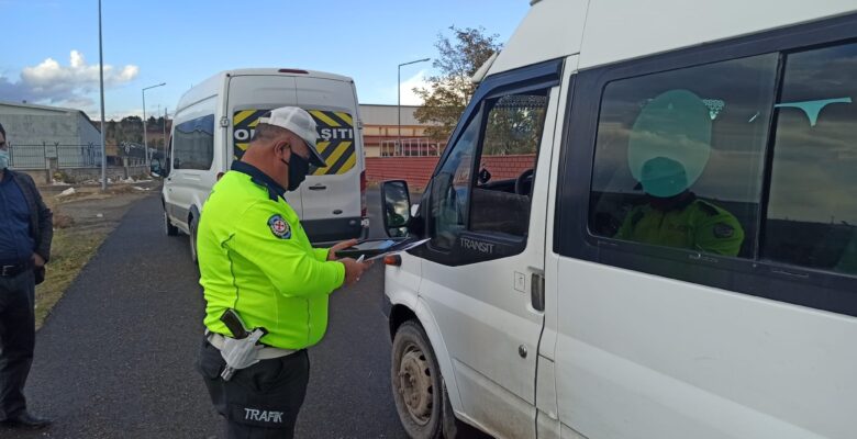 Ağrı’da kural ihlali yapan sürücülere 183 bin 940 TL ceza