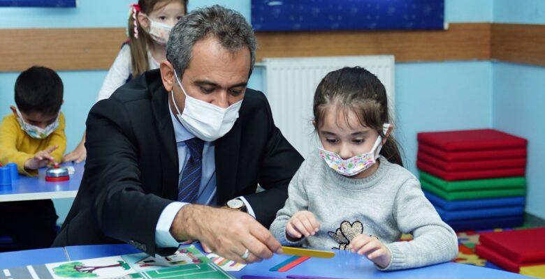 Bakan Özer’den Ağrı’ya 150 Milyonluk yatırım müjdesi