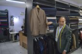 Yarım asırlık terzi, mesleğini severek sürdürüyor